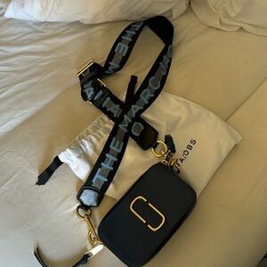 BRAND NEW LIMITED EDITION MARC JACOBS CAMERA BAG